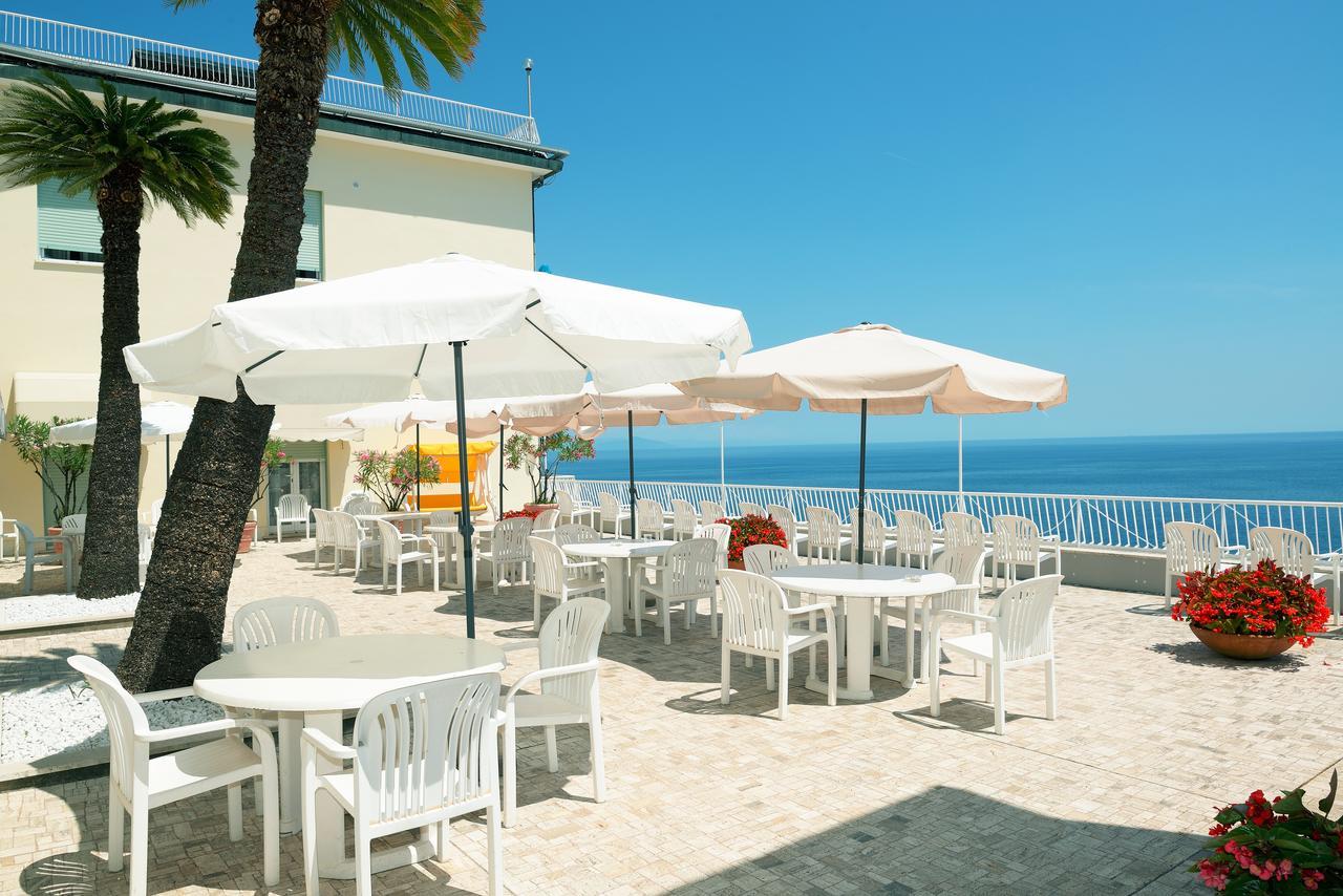 Casa Fatebenefratelli Hotel Varazze Exterior photo