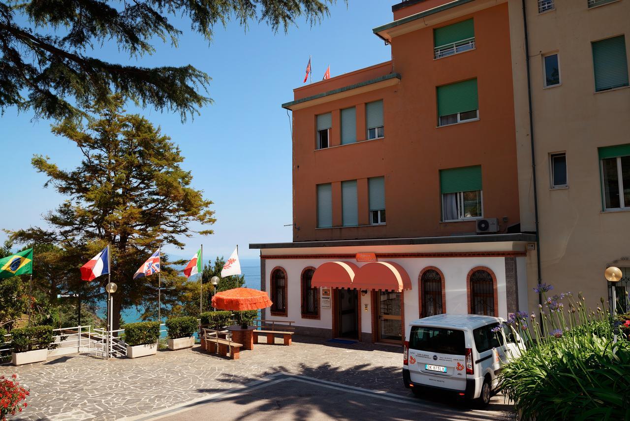 Casa Fatebenefratelli Hotel Varazze Exterior photo
