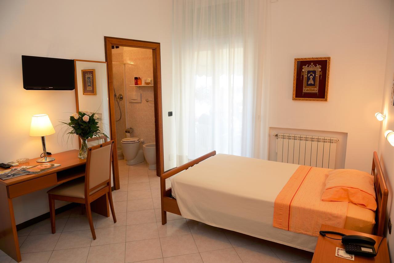 Casa Fatebenefratelli Hotel Varazze Exterior photo