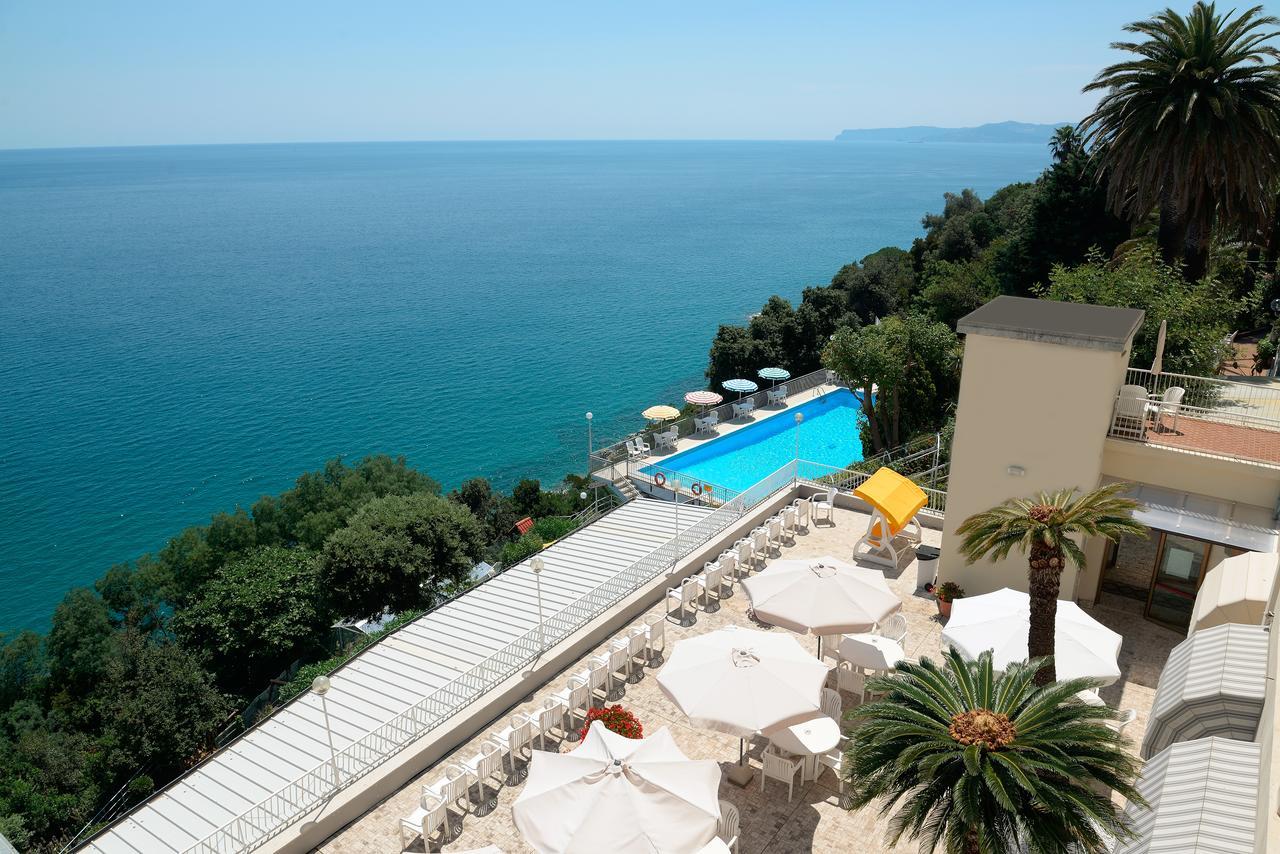 Casa Fatebenefratelli Hotel Varazze Exterior photo